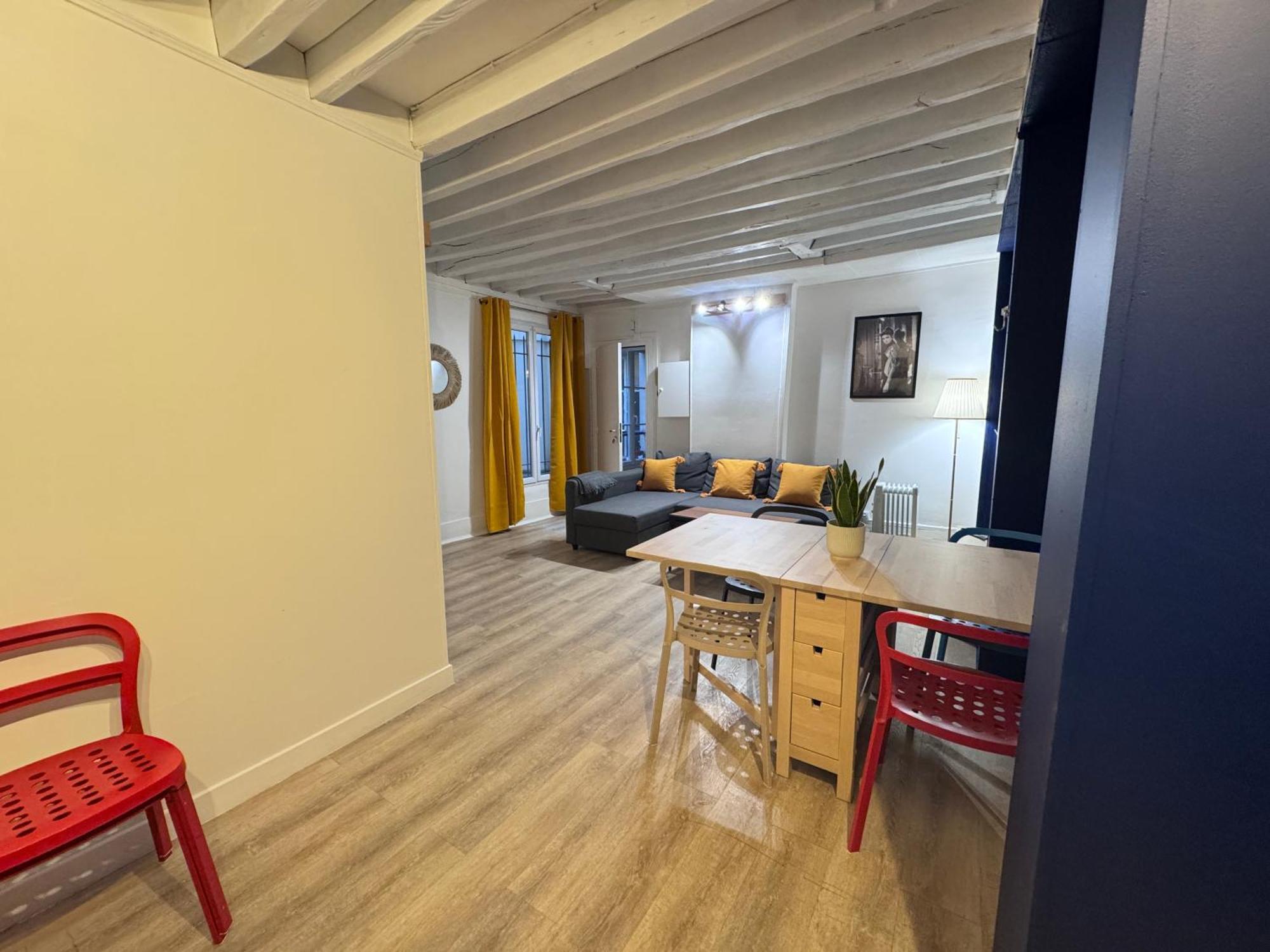 Appartement Flat For 7 Parijs